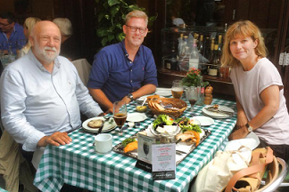 Ulf Evenås Shihan sammen med Lene og Thomas